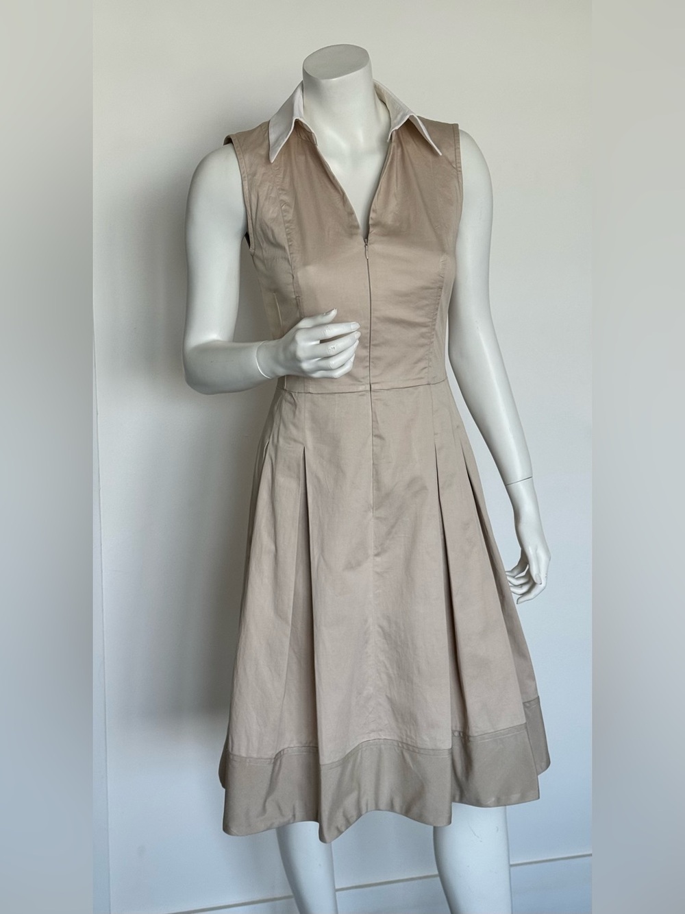 Akris Tailored Sleeveless Beige Fit-and-Flare Dress, Cotton, White Collar,size 4